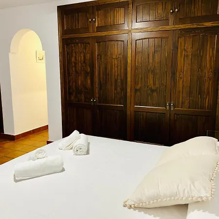 Holiday home Aljaral, Espectacular,piscina,chimenea, Climatizacion, Wifi *